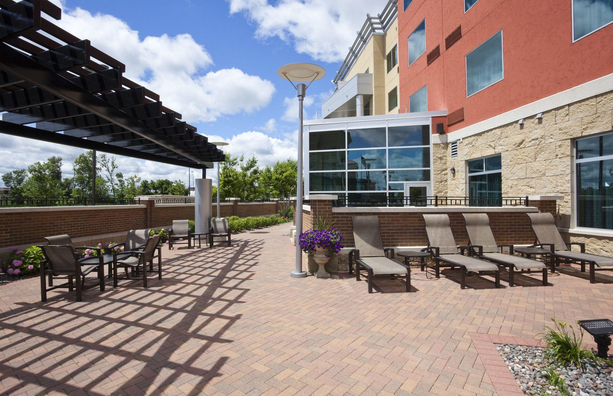 Courtyard Minneapolis Maple Grove Arbor Lakes Ngoại thất bức ảnh