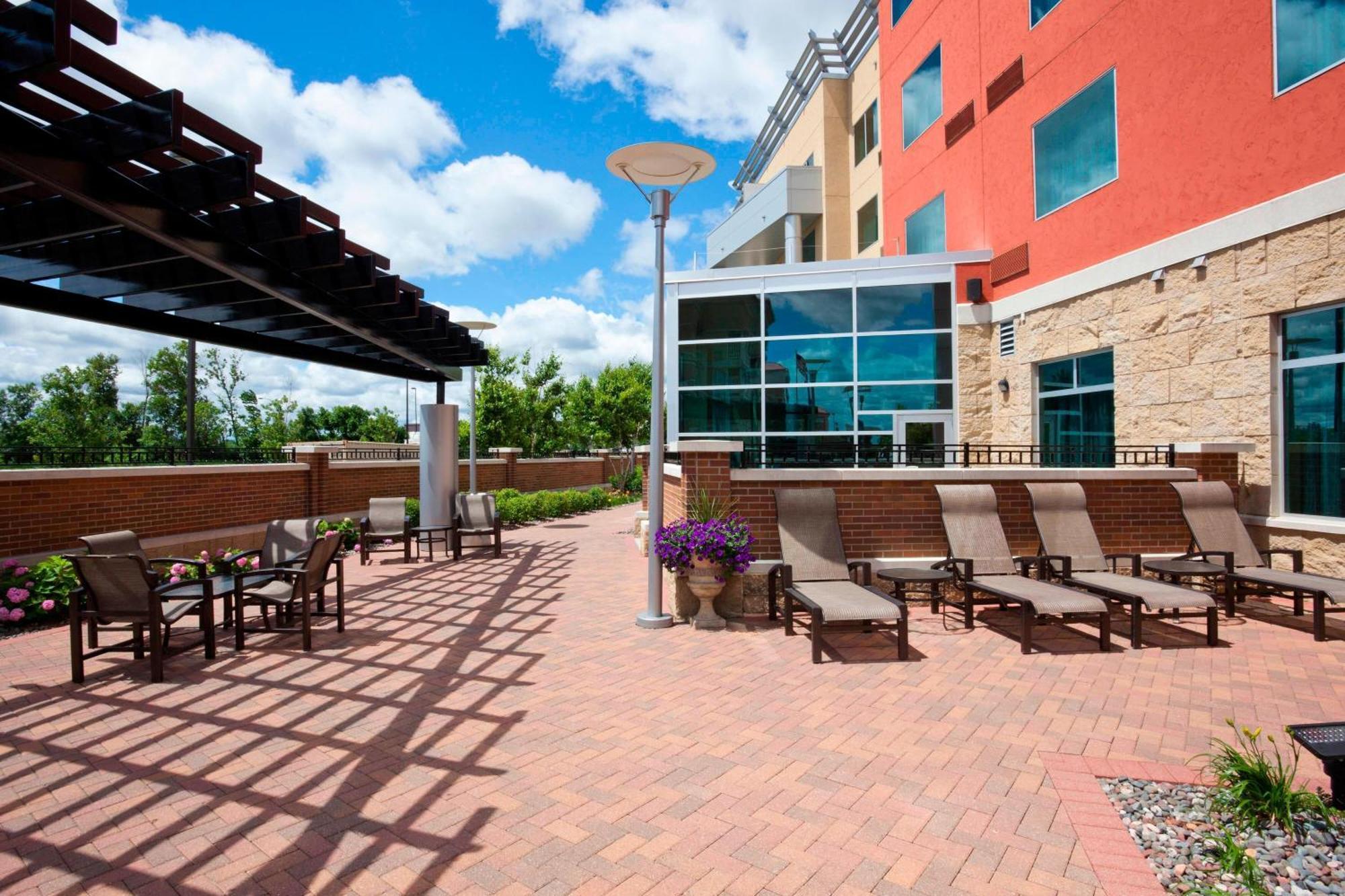 Courtyard Minneapolis Maple Grove Arbor Lakes Ngoại thất bức ảnh