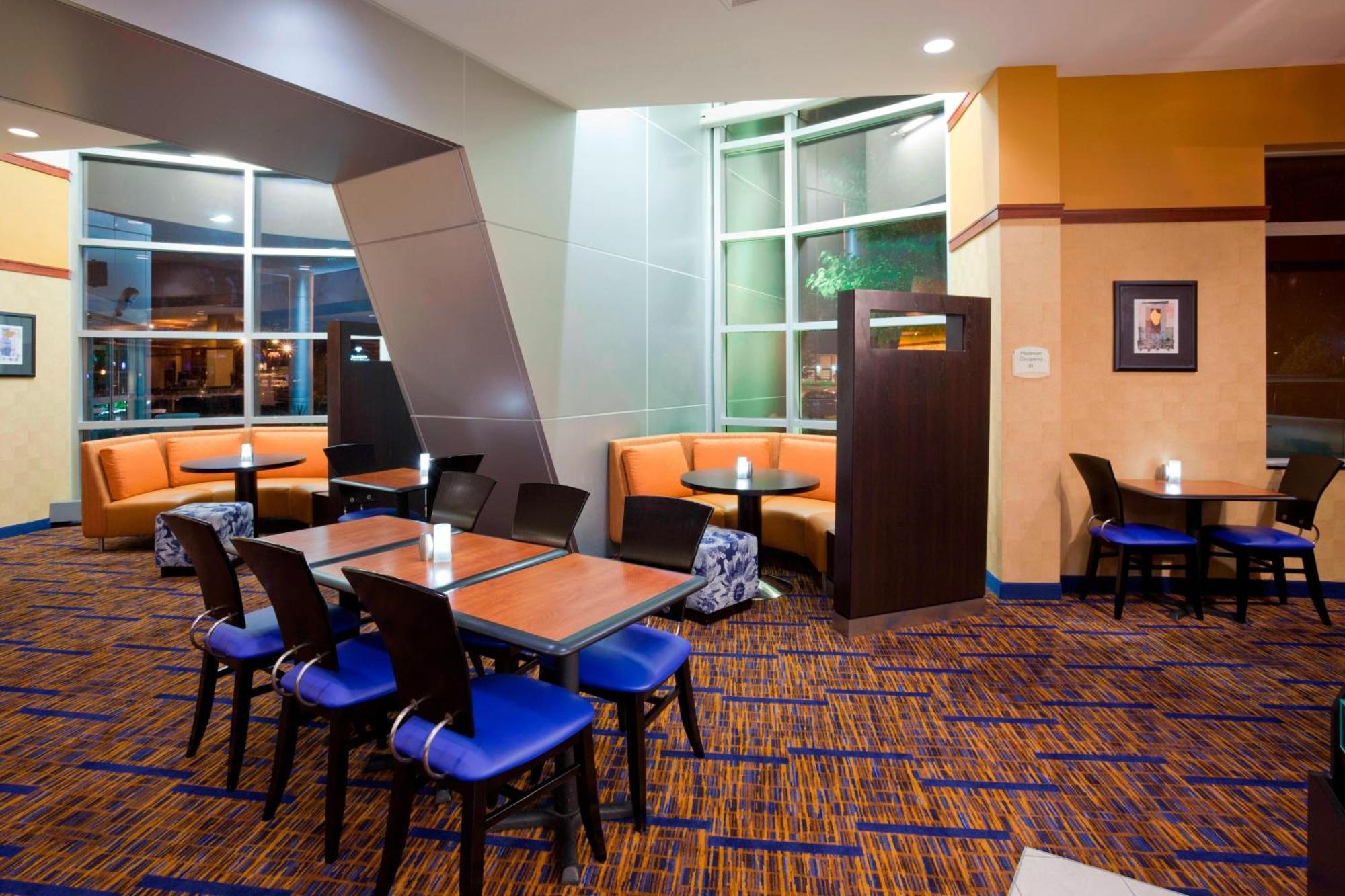 Courtyard Minneapolis Maple Grove Arbor Lakes Ngoại thất bức ảnh